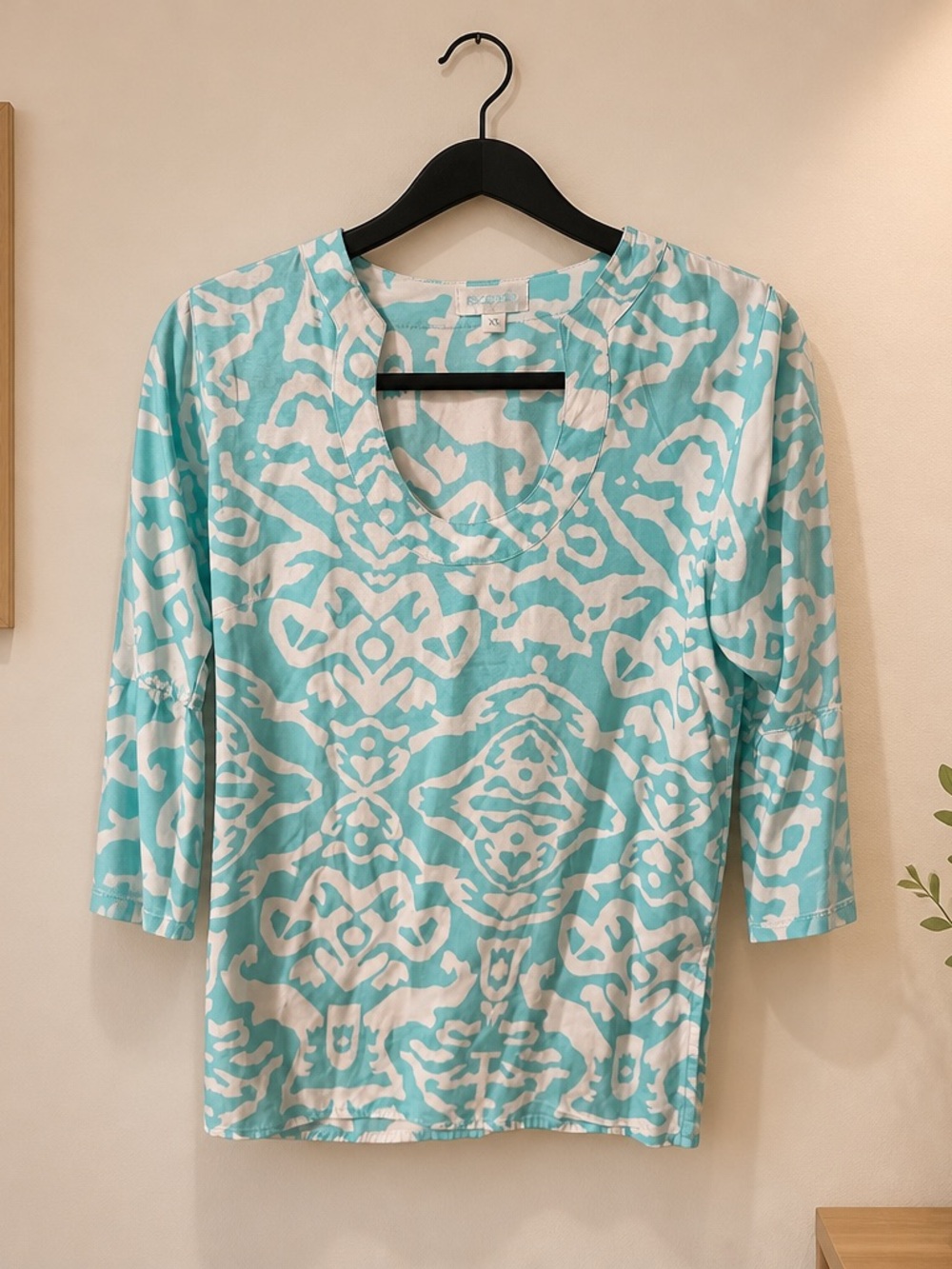 escapada Teal and White Patterned Top